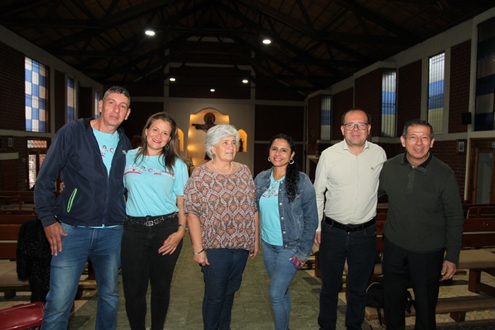 Hernán Rivera, Gloria Elena Álvarez, Carmenza Jaramillo, Ana Carvajal, Luis Fernando Morales y Rodrigo Vanegas.