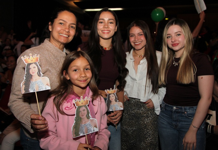 Yasmín Elena Correa, Sofía Martínez, Ana Lucía Martínez, María Paz Beltrán y Sara Aguirre.