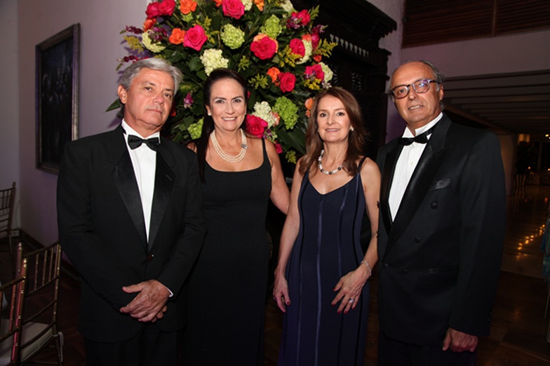 Sergio Escobar Restrepo, María Consuelo Pineda, Lina María Álvarez y Eduardo Pineda Villegas.