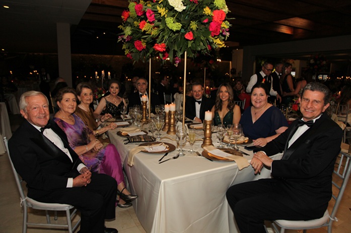 Gustavo Robledo Hoyos, María Eugenia Londoño de Robledo, Ligia Gutiérrez de Gutiérrez, María Eugenia Uribe de Avendaño, Rodrigo Avendaño Cardona, Jerónimo González Ospina, Andrea Pernett González, Marcela Robledo Londoño y José Vicente Rivas Aristizábal.