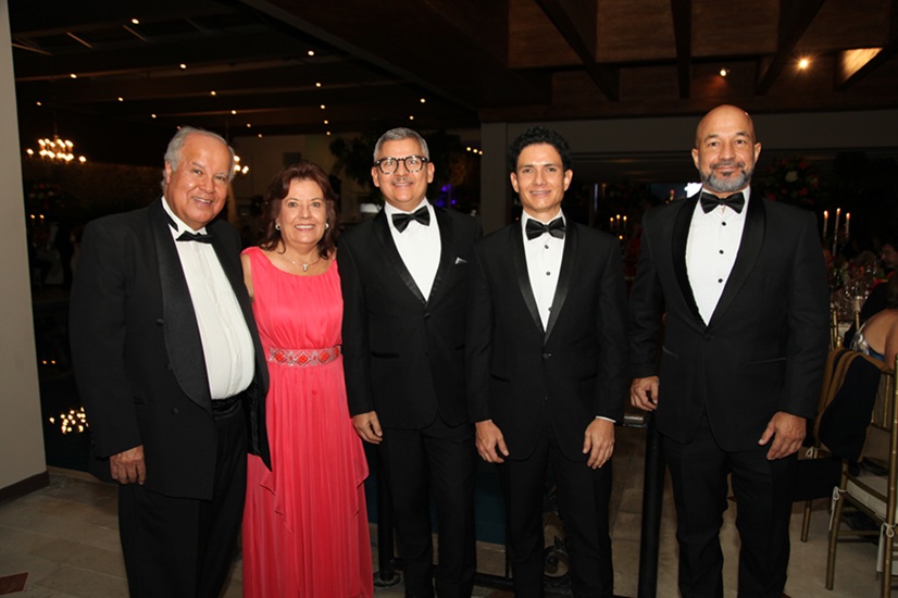 Carlos Rivillas, Paula Cardoso, Pablo Benavides, Felipe García y Juan Carlos Higuita.