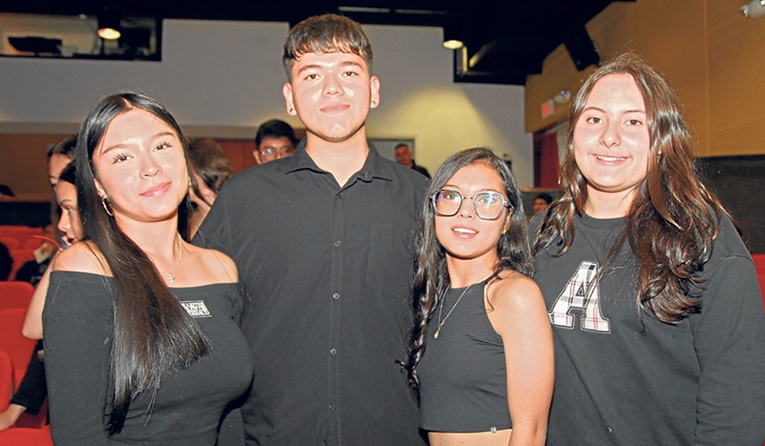 Samara Marín, Jarol Alzate, Violeta Agudelo y Sarita Valencia.