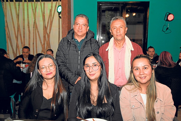 Jénnifer Yepes, Lorena Valencia, Liliana Valencia, Óscar Alonso Vargas y Silvio Rivera.