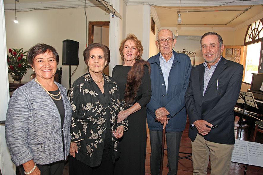 Adela María Ceballos, Bertha López, María Ruby Aristizábal, José Jaramillo y Jorge Alberto Jaramillo.
