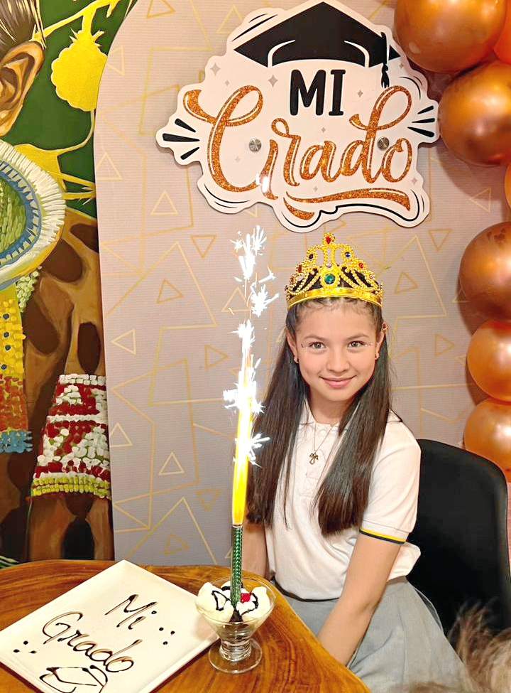 María José Sánchez Bernal celebró su grado de primaria del Colegio Lans.