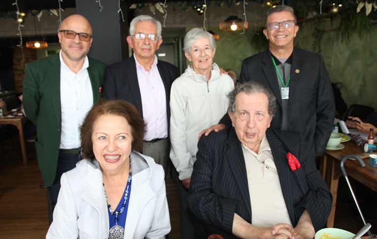 Ofelia Parra, Jorge Raad Aljure, Francisco González, José Germán Hoyos, Elvira Escobar y Jesús Antonio Díaz.