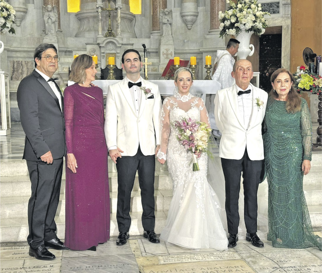 En la foto: Antonio Gutiérrez, Beatriz Mendiola, Carlos y Luz María, Juan de Dios Cárdenas y Luz Stella Cardona A.