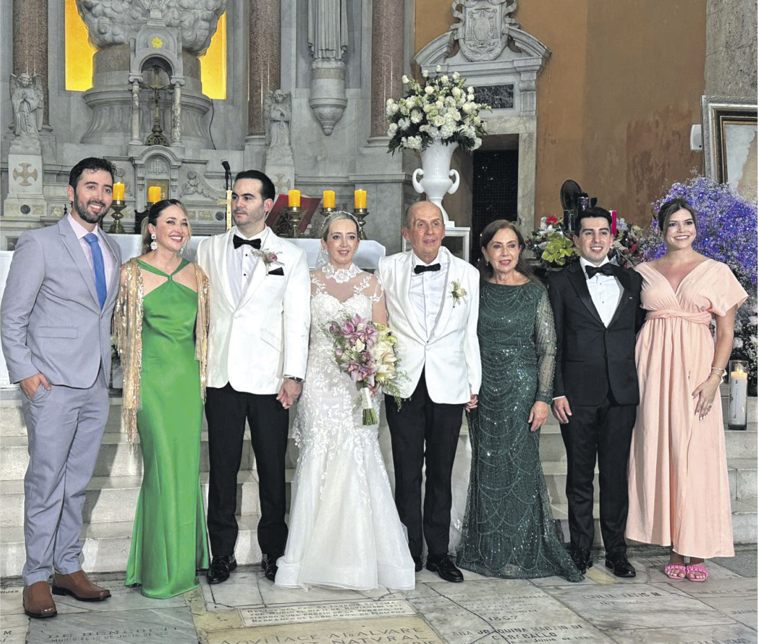 En la foto: Juan José Cárdenas Cardona, Daniela Hernández Vinasco, Carlos Manuel Gutiérrez Mendiola, Luz María Cárdenas Cardona, Juan de Dios Cárdenas C, Luz Stella Cardona A, Jorge Enrique Cárdenas C y Sara Medina L.