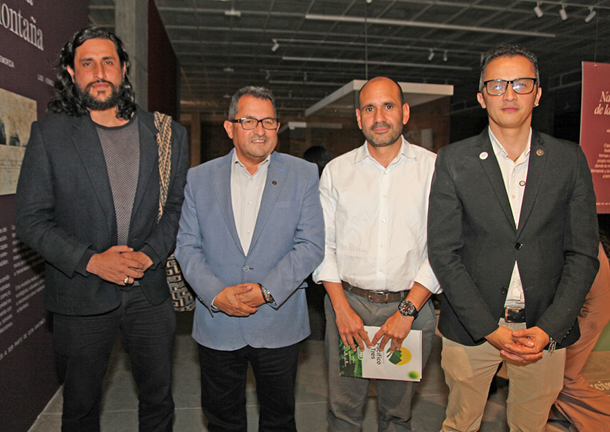 Fabián Sánchez Molina, Fabio Hernando Arias, rector de la Universidad de Caldas; Santiago Pérez y Darío Arenas.