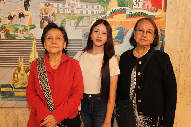 Martha Lucía Vera, María José Vera y Gloria Elena Vera.