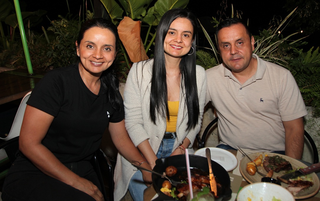 Maria Janeth Arboleda, Luz Adriana Arboleda y Jesús Arboleda.