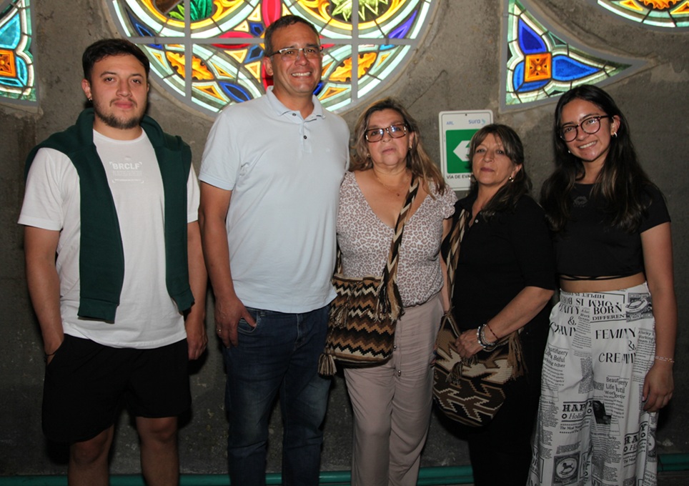 Andrés Aranguren, Juan Lozano, Yolanda Bohórquez, Cristina Aranguren y María Alejandra Lozano.