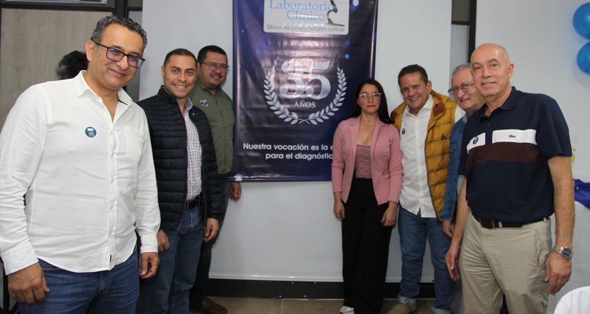 Wilson Henao, Julián Salgado, Maurcio Sánchez, Lorena Quiceno, Álvaro Agón, Duván Zuluaga y Silvio Marín.