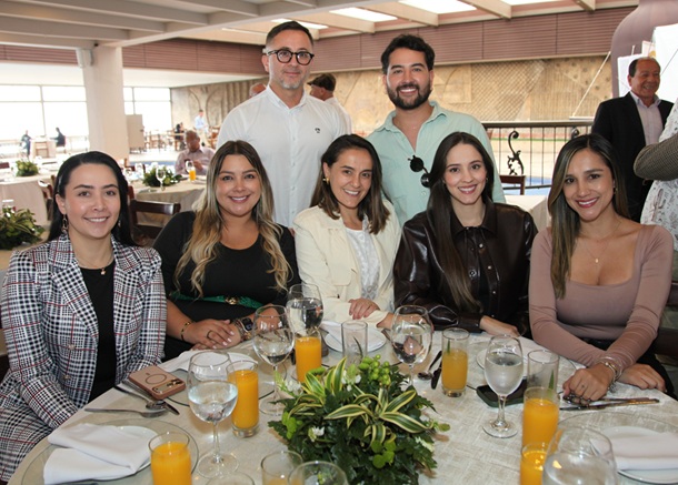 Mariana Gutiérrez, Katherine Otálvaro, Lina Villegas, Yirney Gómez, Juliana Betancur, César López y Elías Fernández.