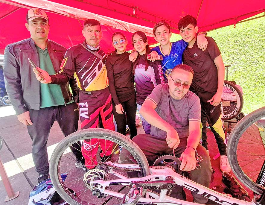 Douglas Contreras, Severo Boada, Wilson García, María Ángela Rubio, María Isabela Barco, Maikol Contreras y Brainer Boada. Delegación de Norte de Santander.