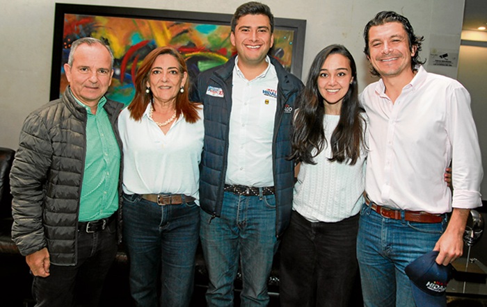 Jorge Gómez, Alba Lucía Isaza, Mateo Hidalgo, Natalia Galarza y Jhon Alfredo González.