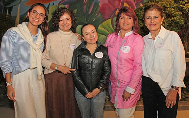 Manuel Noreña, Adriana Alarcón, Olga Caro, Ángela María Ruiz y Mónica Giraldo.