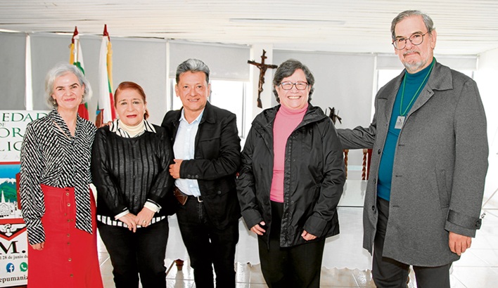 Carmenza Castaño, Mariela Márquez, Jorge Enrique Grisales, Luz Marina Estrada y Álvaro Gartner.