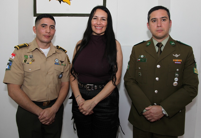 Fotos | Argemiro Idárraga | LA PATRIA Ernesto Enrique Barria Suira (Policía de Panamá), Luciana Neves De Sousa (Policía Federal de Brasil) y el sargento primero Cristobal Andrés Valdebenito García (Carabineros de Chile).