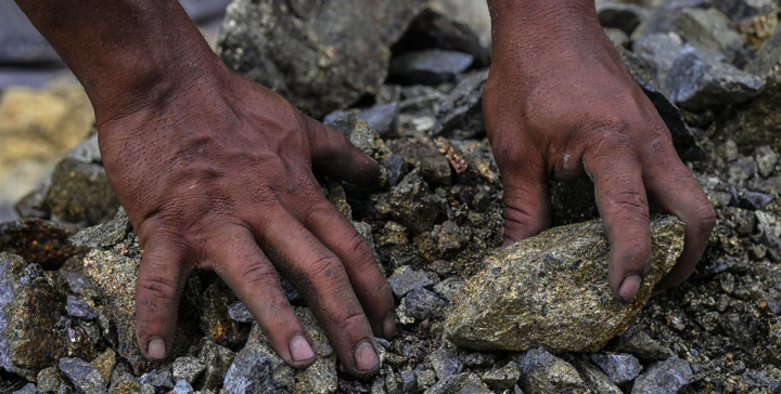 en estudios geoquímicos realizados en el nordeste antioqueño, donde investigadores encontraron valores importantes de neodimio, uno de los minerales más buscados por la industria tecnológica mundial.