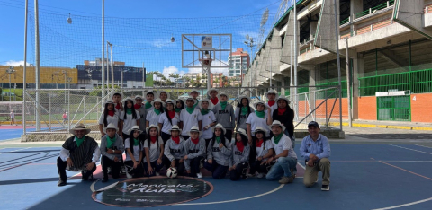 El recorrido incluyó visitas a la Catedral Basílica, el Parque de los Fundadores y la Plaza de Bolívar.