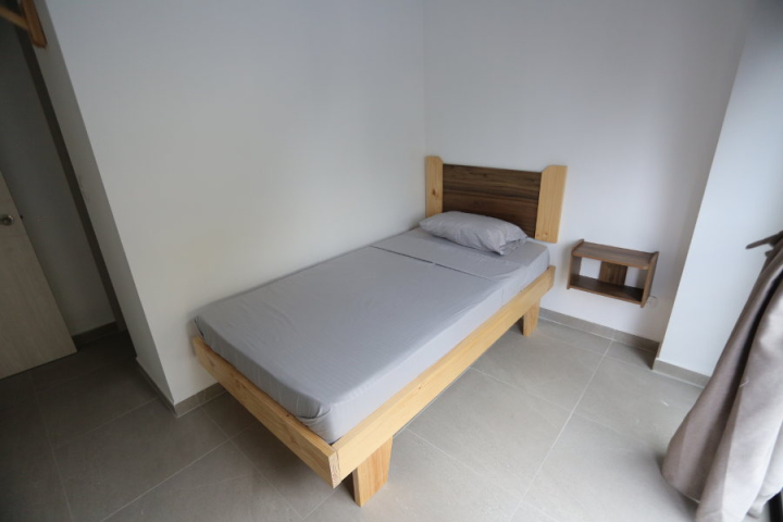 Así es una de las habitaciones de la casa del conductor en Manizales