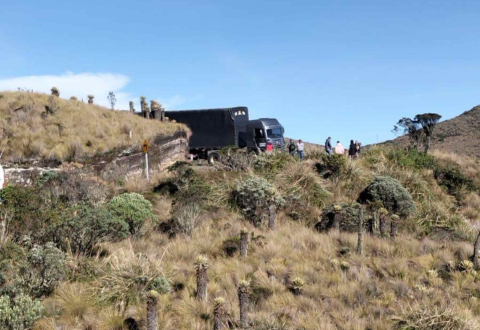 Camión pesado irrumpió en el páramo