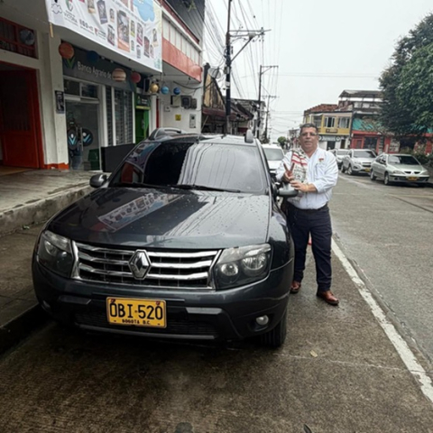 Estrenando camioneta Foto | Tomada de Facebook Alcaldía de Victoria | LA PATRIA