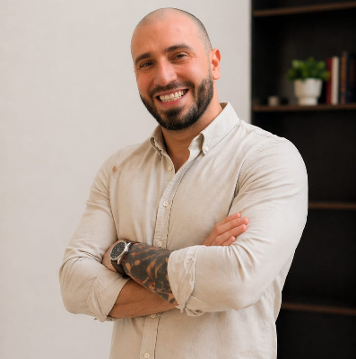 Para Henry Daniel Palomino, conocido como El de los Seguros, el error más común aparece cuando el comprador se fija solo en el valor de la póliza y no en sus condiciones reales.