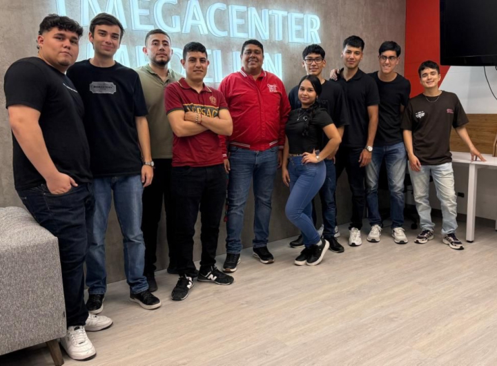 La visita permitió unir conocimientos académicos con experiencias tecnológicas reales.
