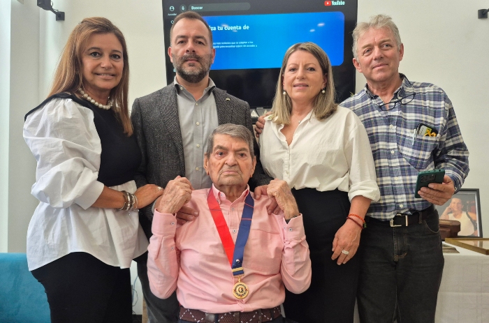 Familiares acompañaron a Rodrigo Villescas durante el homenaje. En la imagen aparecen, María Cristina Villescas Guzmán, Andrés Mauricio Gaitán Guzmán, Liliana María Villescas Guzmán y Carlos Villescas Guzmán.