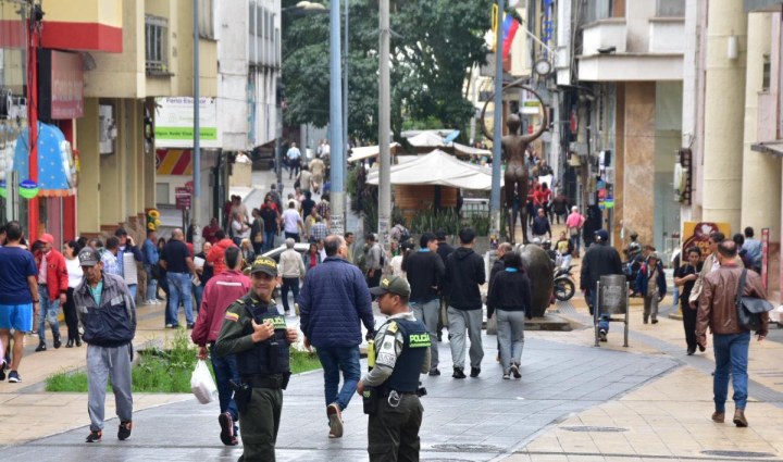 Comercios y restaurantes ya muestran locales vacíos en varios sectores de Armenia
