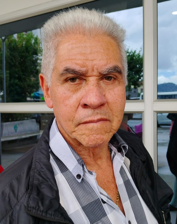 José