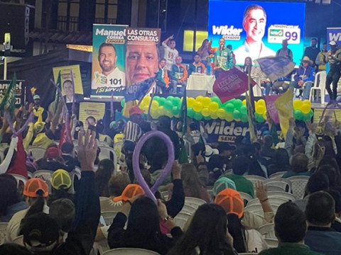 Lanzó su candidatura al Senado Foto | LA PATRIA
