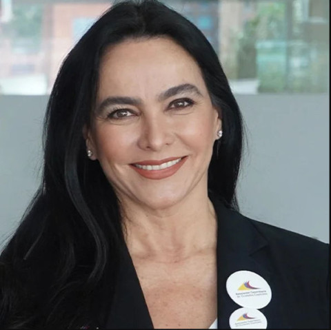  Luz María Zapata Zapata