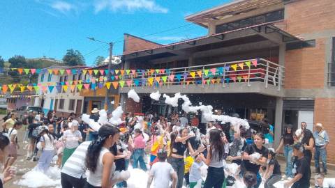La Alcaldía de Pensilvania celebró el Día del Niño en el corregimiento de Arboleda con desfile