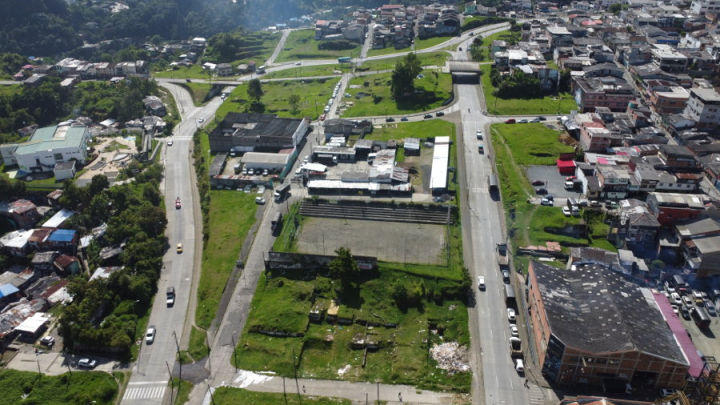 Por esa zona se construyó la avenida Marcelino Palacios que antes se conoció como la avenida Colón.