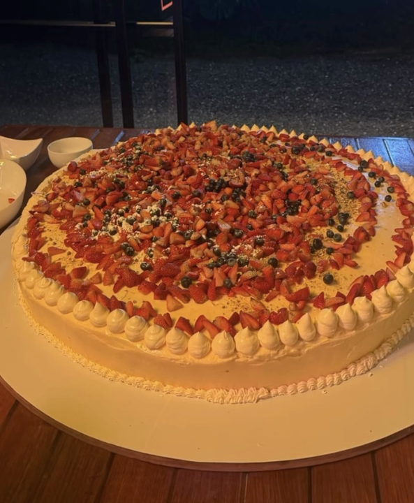 Manizaleña hace torta gigante Foto | Instagram @soysofi.co | LA PATRIA