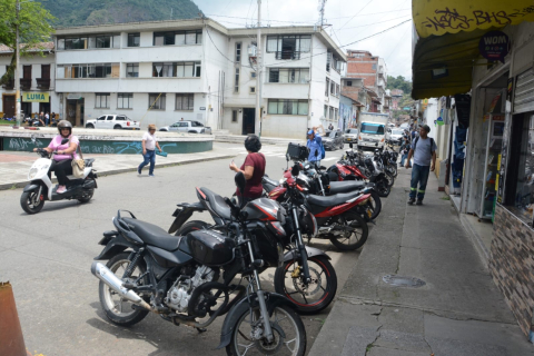 mal parqueo en Riosucio