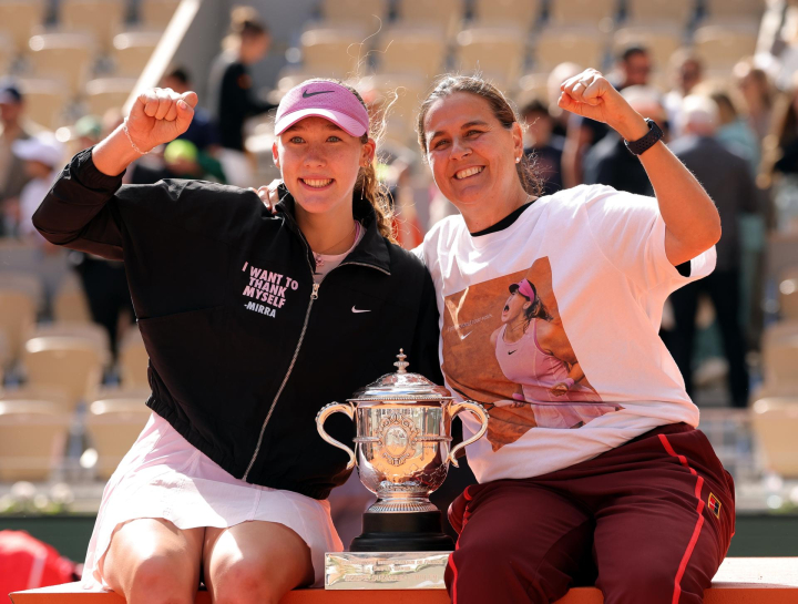 Mirra Andreeva y Conchita Martínez