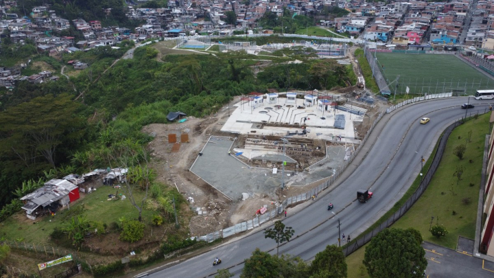 Vista aérea del parque Metropolitano y la cancha de Arrayanes, en Manizales.