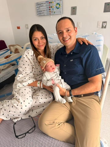 Papás por segunda vez Foto | Tomada de Facebook Carlos Mario Marín | LA PATRIA