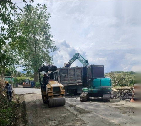  La obra se entregó al Consorcio Horizonte Azul de Manizales, conformado por Luis Alberto Meza Galeano (60%) y la firma Angulo Azul S.A.S. (40%). La intervención va entre Tres Puertas hasta el puente sobre el río Chinchiná. 