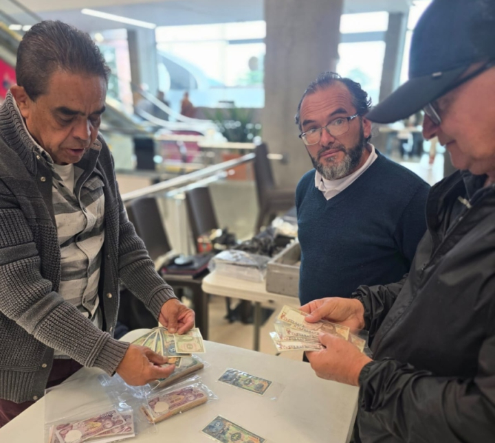La feria ofrece valoración gratuita de piezas antiguas durante cuatro días.