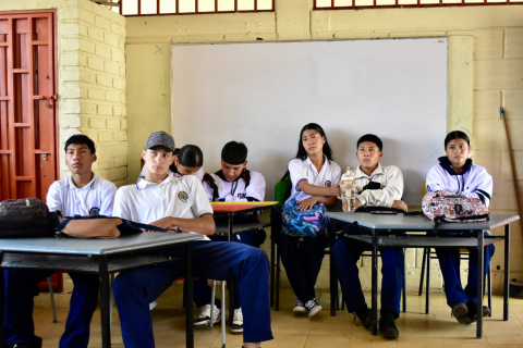 Jóvenes indígenas