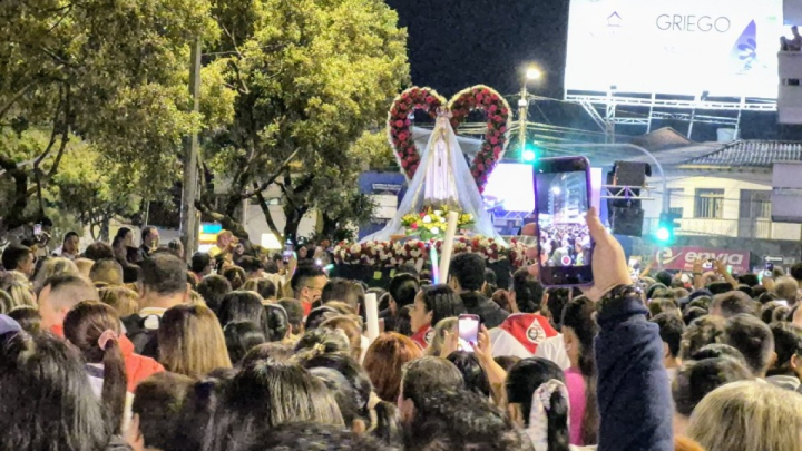 La caminata mariana que comenzó con jóvenes ahora convoca familias enteras