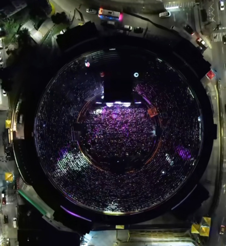 Escenario lleno. Foto de Panda Producciones 