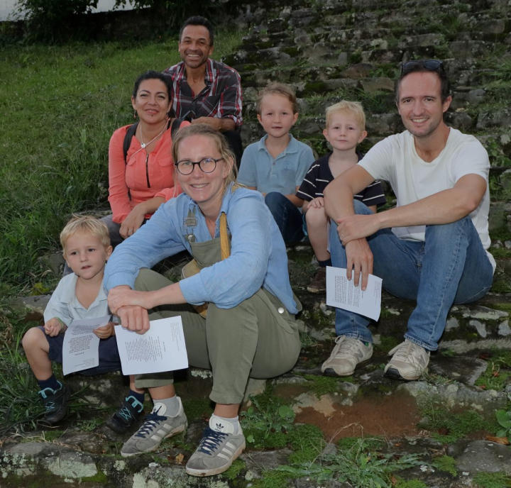 En la foto, Antonin Boillot, su esposa, sus tres hijos y otros familiares.