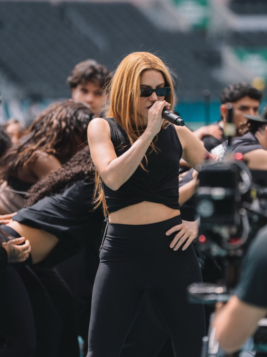 Shakira ensaya para la inauguración del Mundial
