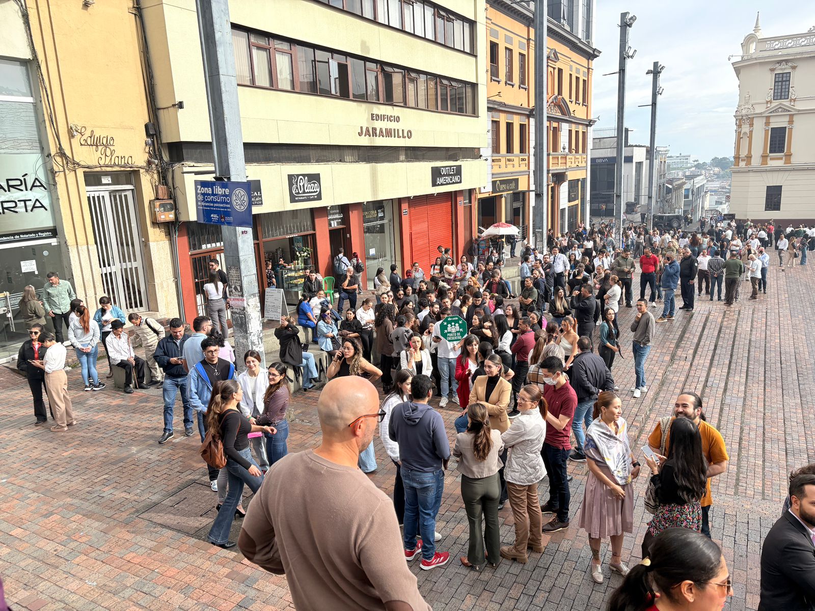 Evacuación durante sismo Plaza de Bolívar
